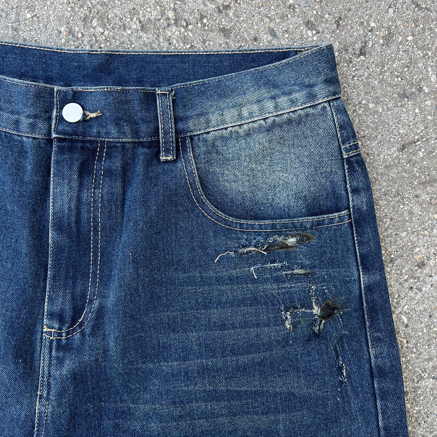 Aguila Rustic Denim Barrel Jean (1/1)