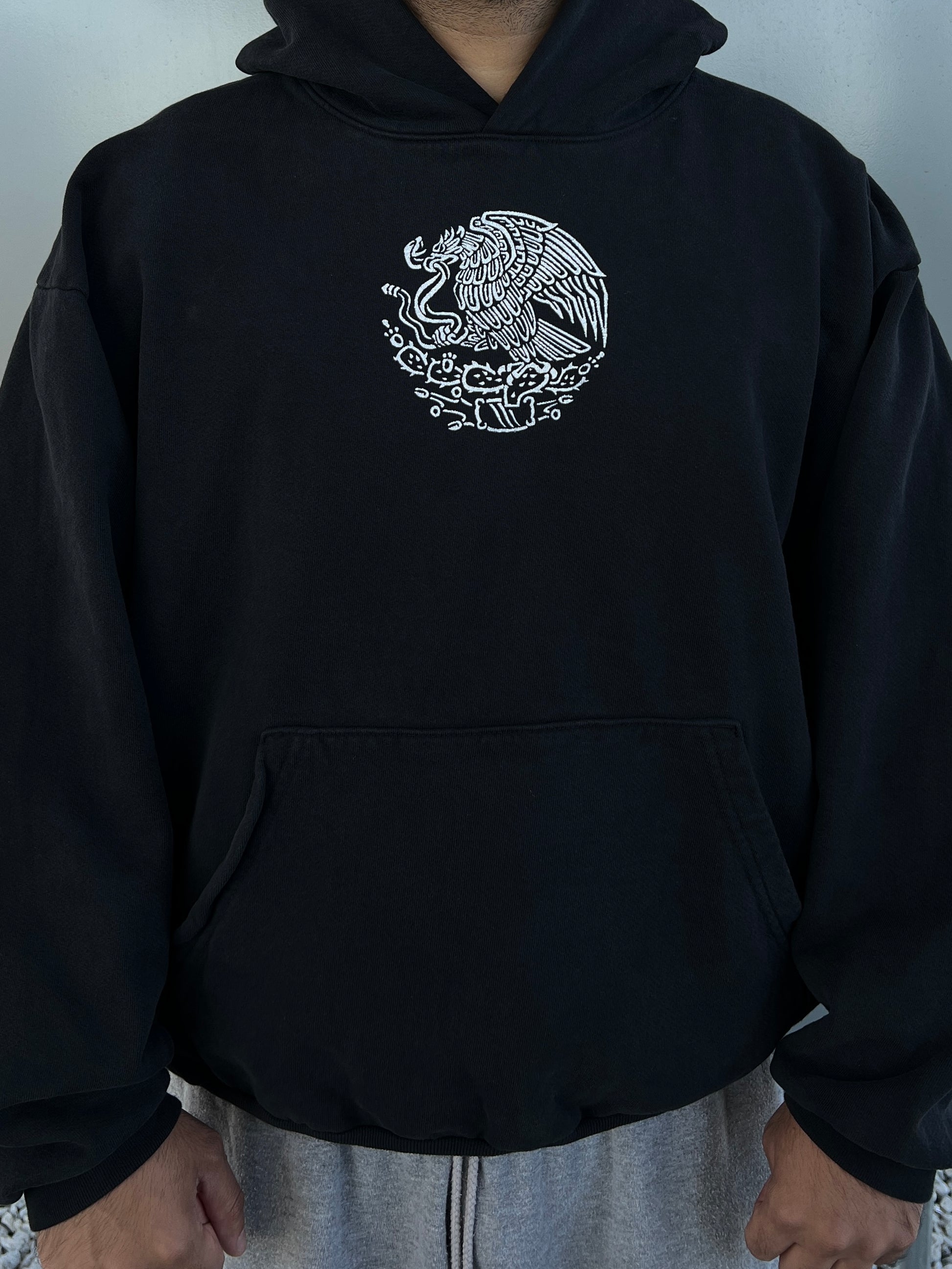AGUILA HASTA EL FIN HOODIE - SOMBRA