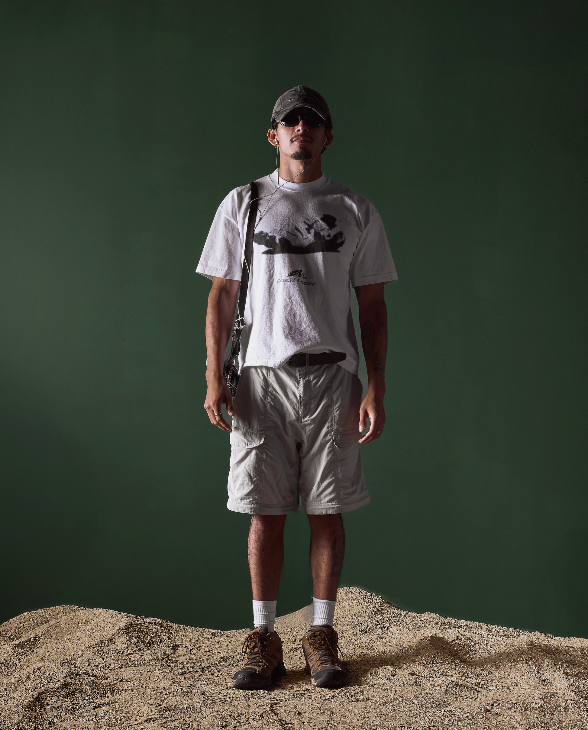 GRAB ON GRAPHIC TEE