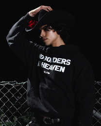 NO BORDERS HOODIE