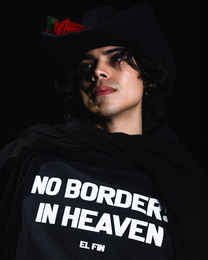 NO BORDERS HOODIE